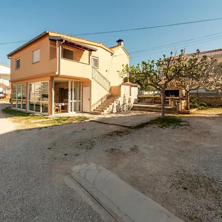 Ante Apartment Sukošan
