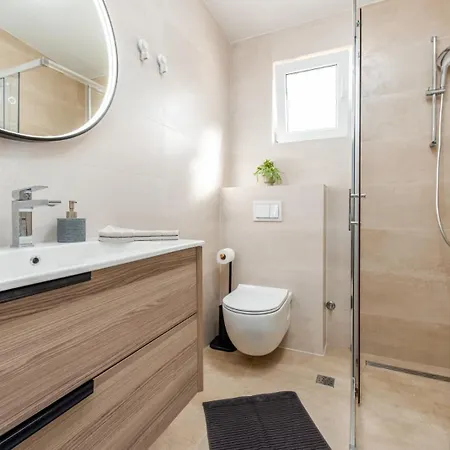 Apartment Ante *