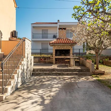 Apartment Ante *
