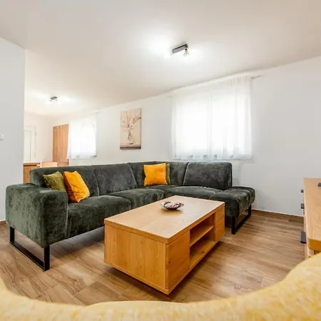 Ante Apartment Sukošan