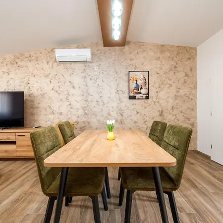 Ante Apartment Sukošan