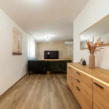 Ante Apartment Sukošan